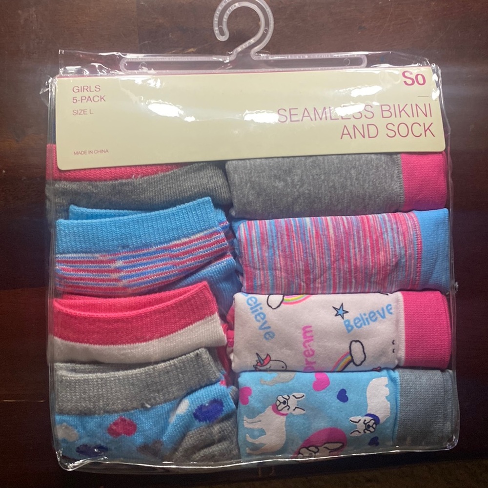 5 pair of socks. 5 pair of seamless underwear.